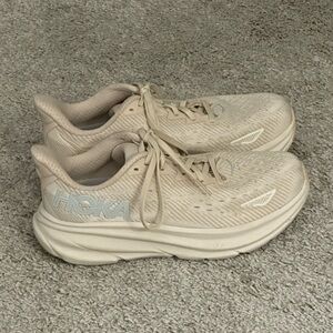 Hoka Clifton 8 Sneakers